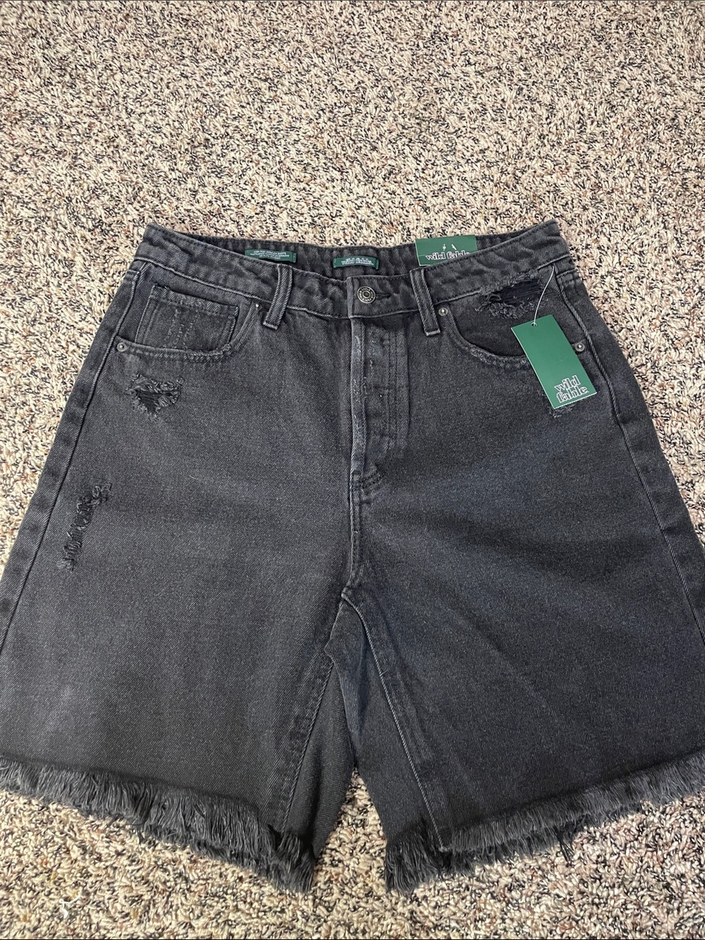 Wild Fable Women’s Black Wash Raw-Hem Denim Bermuda Shorts Size 8 NWT
